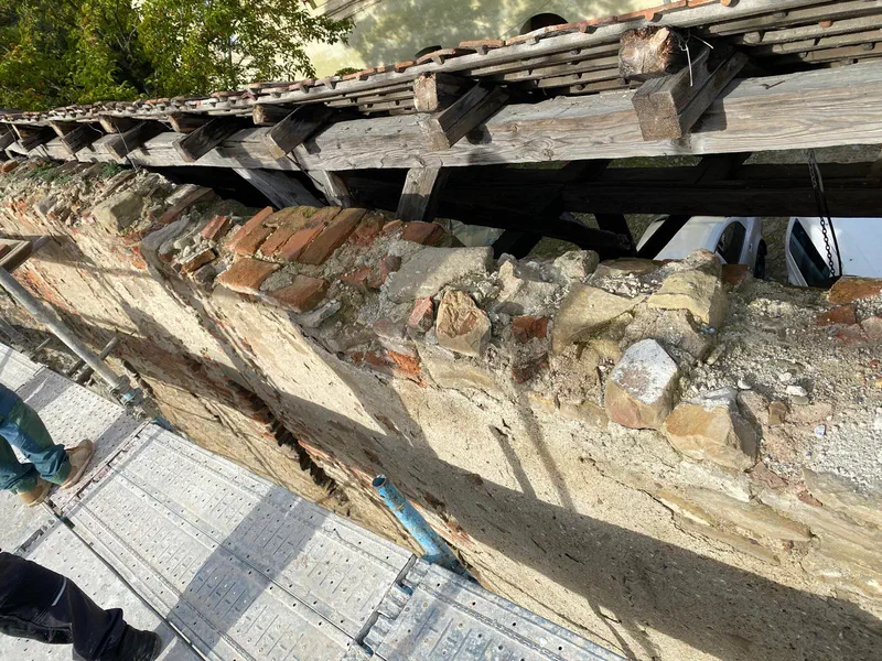 A segesvári várfal megerősítése és restaurálása – 2. kép